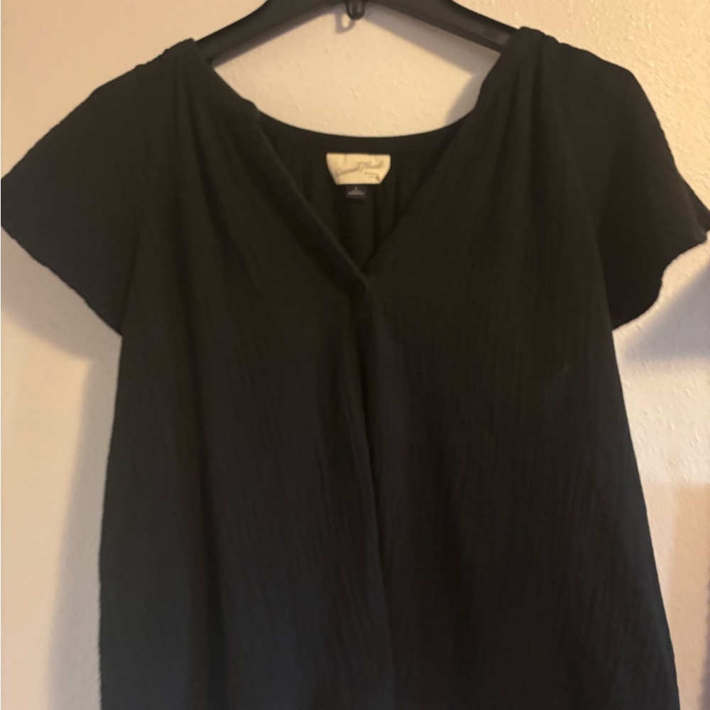Universal Thread Black V-Neck Blouse
